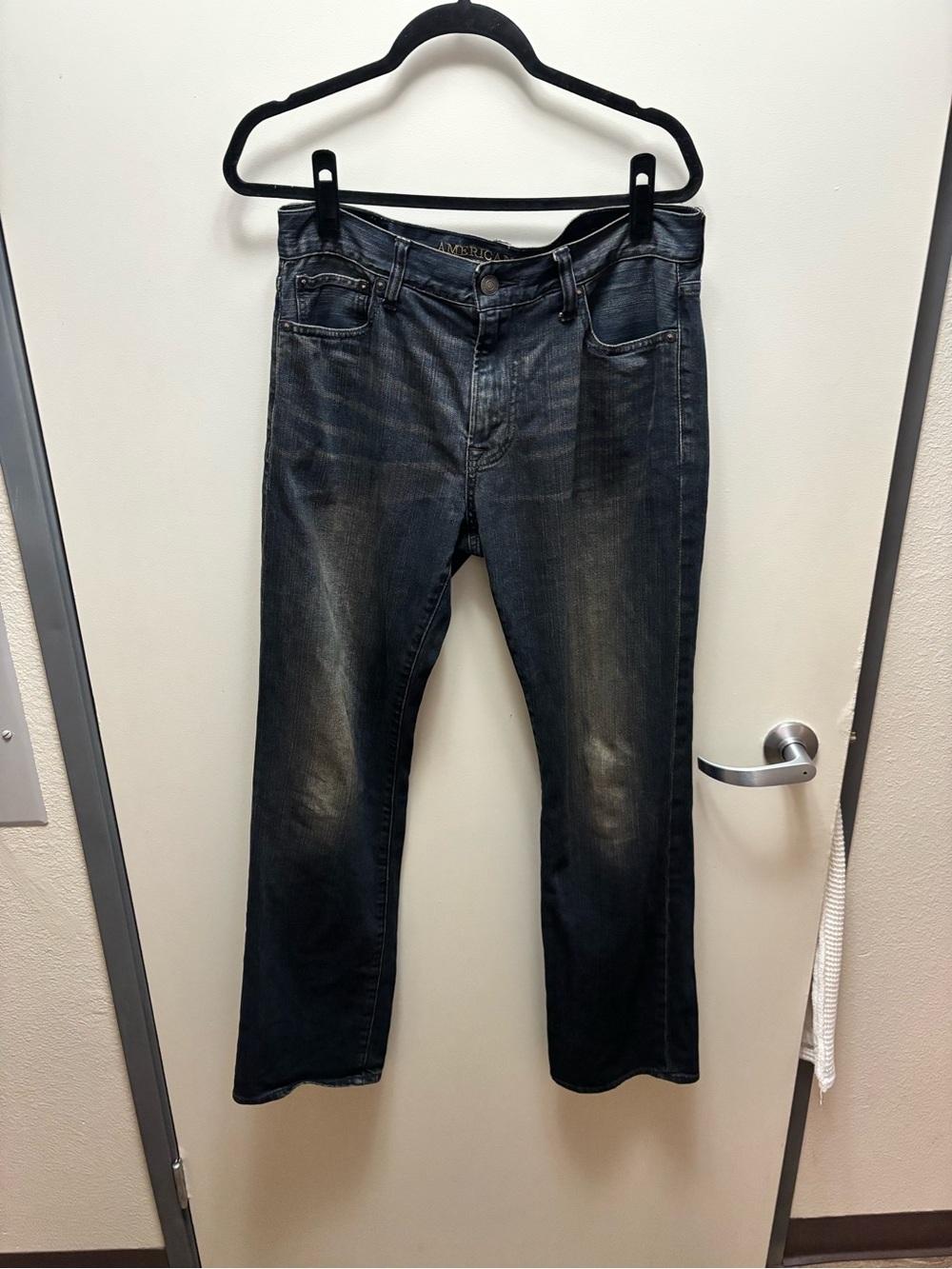American Eagle Outfitters Men's Straight Jeans in Dark Blue Wash